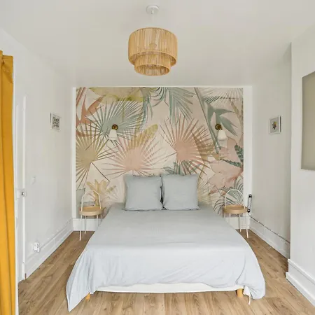 Eiffel Tower Is A 10 Minute Walk Away! Apartamento