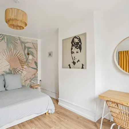 Eiffel Tower Is A 10 Minute Walk Away! Apartamento *