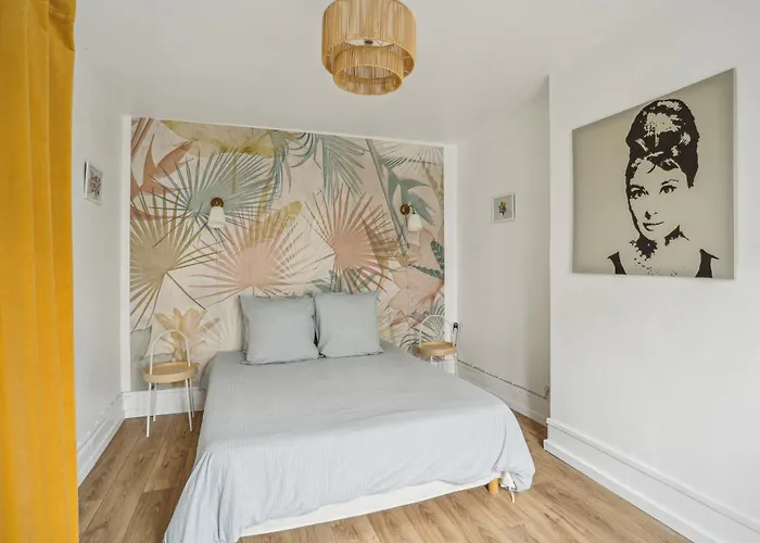 Eiffel Tower Is A 10 Minute Walk Away! Apartamento