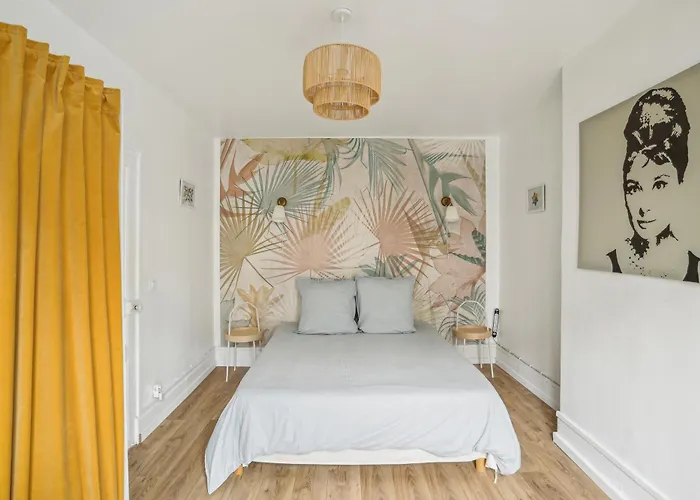 Eiffel Tower Is A 10 Minute Walk Away! Apartamento