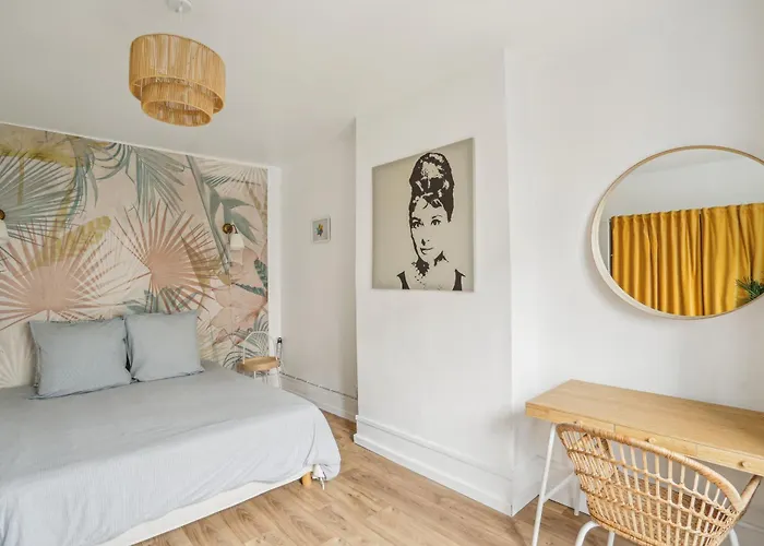 Eiffel Tower Is A 10 Minute Walk Away! Apartamento *