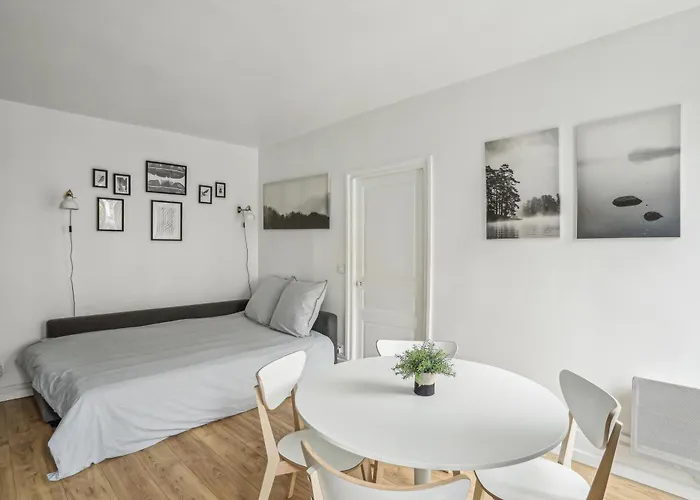 Eiffel Tower Is A 10 Minute Walk Away!